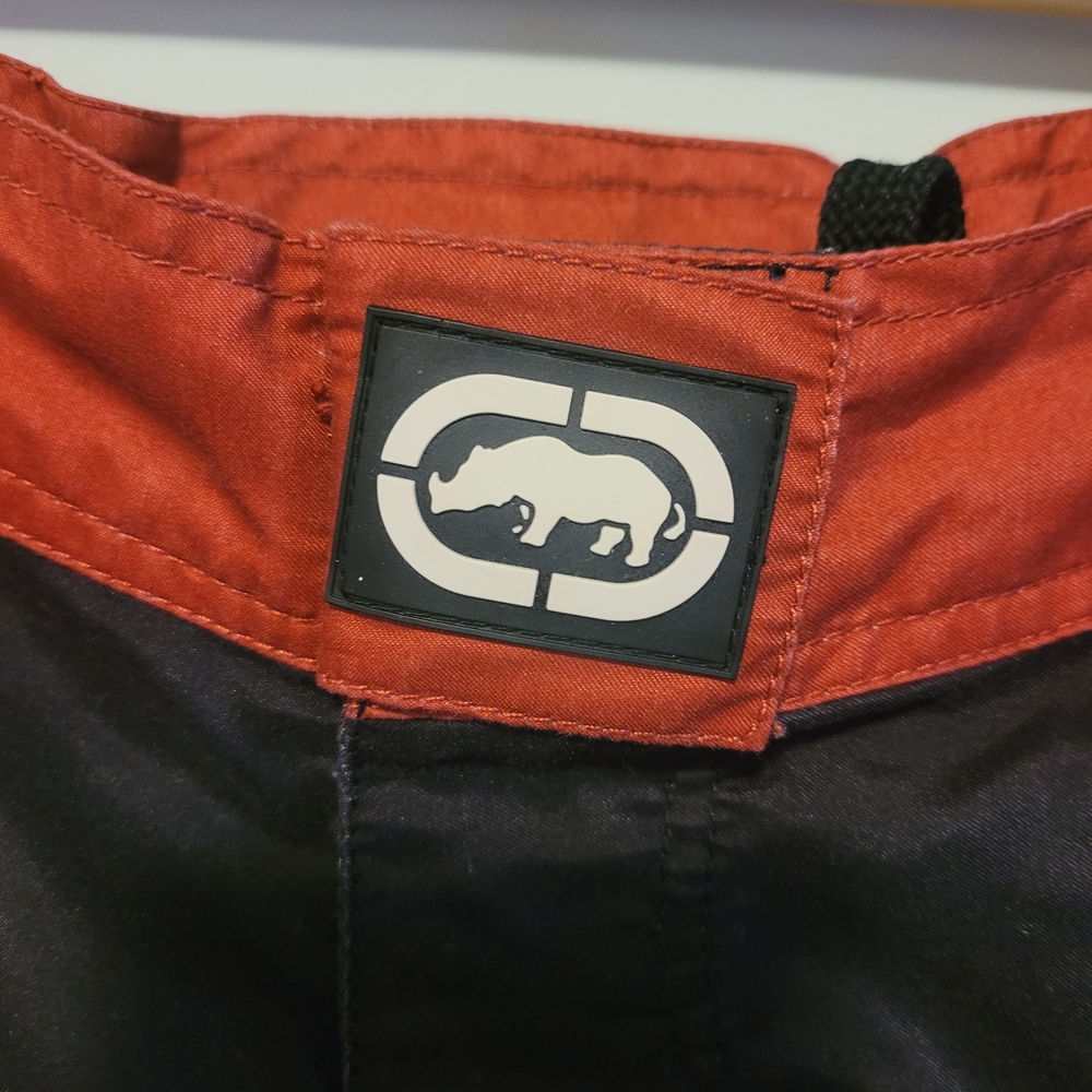 Ecko Unltd MMA Board Shorts Black Red Graphic Fight Shorts Size 30 - Picture 5 of 7